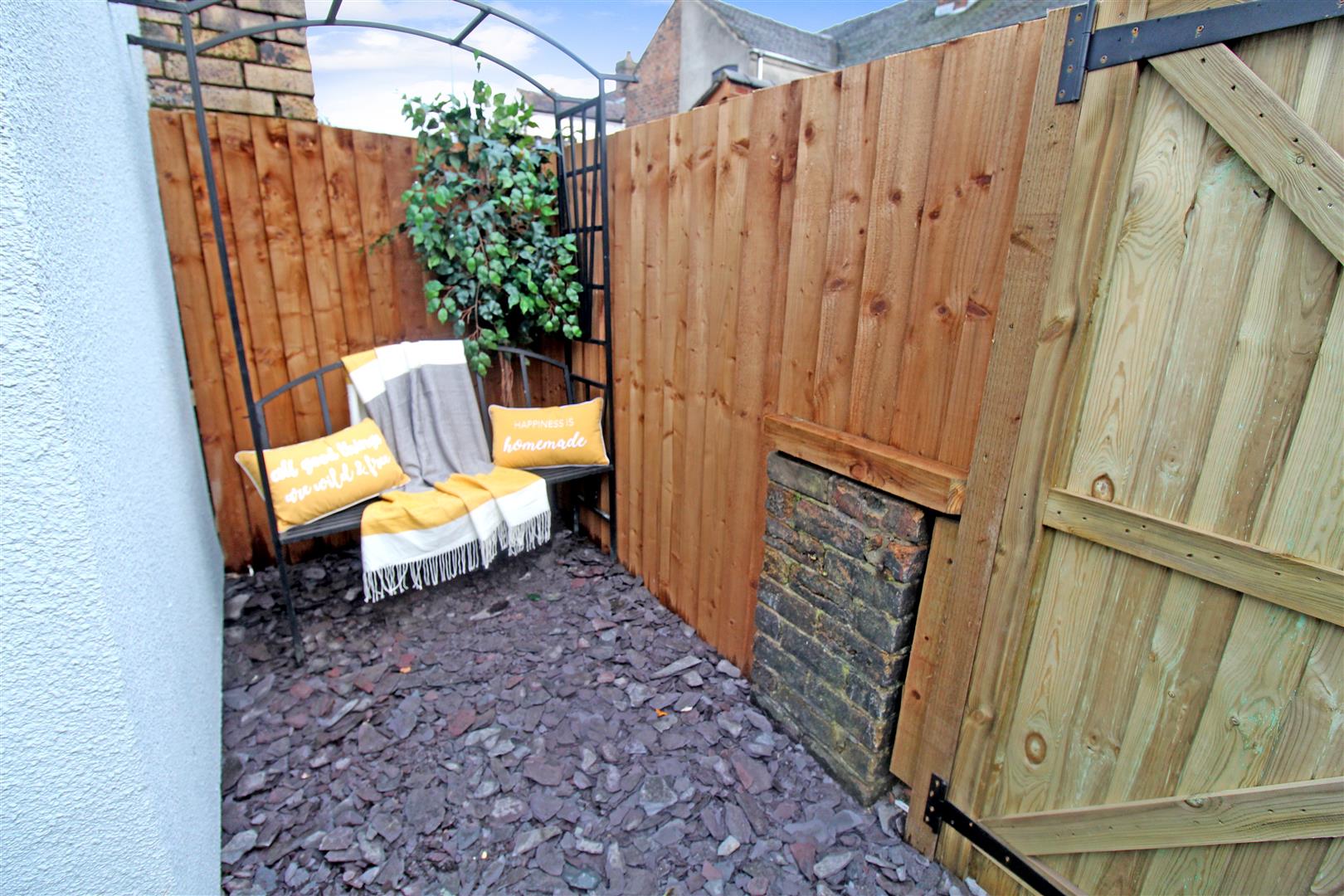 Thomas Street, Packmoor, Stoke-On-Trent